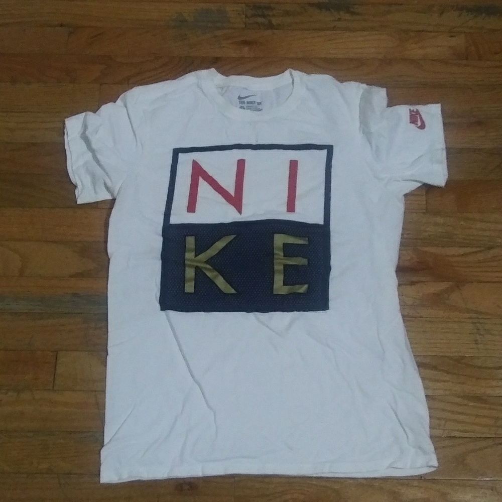 Nike T Shirt